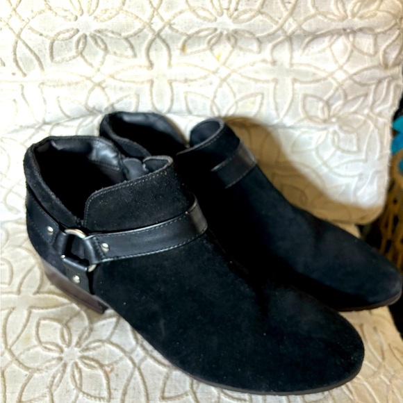 Reaction Kennth Cole - Picture 1 of 7